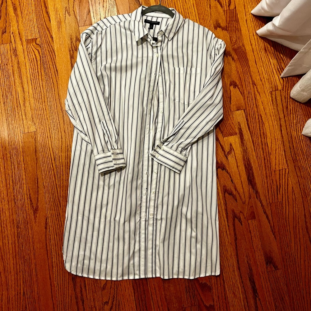 Banana Republic Factory tunic button down. NWT.
